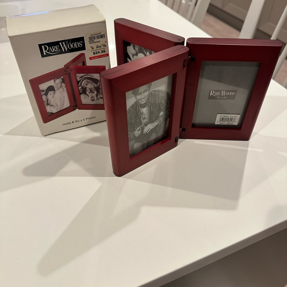 Rare Woods tri-circular 6 frame each holding 3 1/2 x 5 photo, good condition